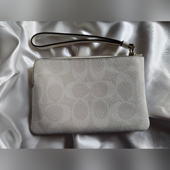 Coach White Wristlet Clutch - Picture 4 of 10
